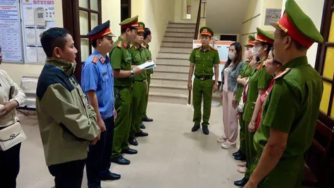 Khởi tố nhóm phụ nữ ở Huế đập phá, chửi bới, đuổi cháu ra khỏi nhà