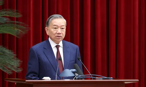 Nhiều văn kiện, nghị quyết quan trọng được thông qua tại Hội nghị Trung ương lần thứ 2