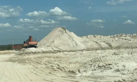 ĐOÀN TÀU KHÔNG SỐ HIỆU TRÊN SÔNG ĐỒNG NAI, HỒ DẦU TIẾNG (*): Sự thật ở bãi tập kết cát