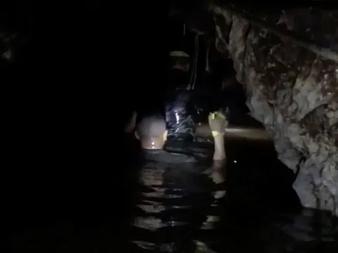 Giải cứu đội bóng nhí Thái Lan nhờ gây mê bằng ketamine