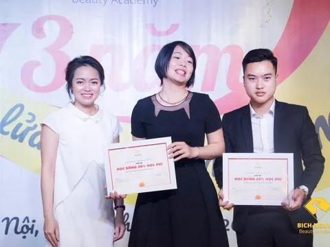 Bỏ quán cafe, ông chủ 9X thành công với 'nghề đàn bà'- thu nhập 100tr/tháng