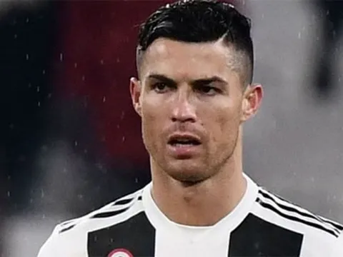 Ronaldo đá chính trước Ajax