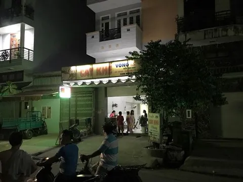 Xin hút cỏ Mỹ của khách, nhân viên quán cà phê tử vong