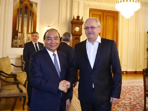 Thủ tướng Nguyễn Xuân Phúc hội kiến Chủ tịch Hạ viện Romania