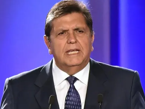 Cựu tổng thống Peru tự sát khi bị cảnh sát đến nhà bắt giữ