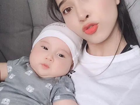 Em gái Nhã Phương vô tư khoe con gái siêu dễ thương, gia nhập team bỉm sữa 'nghiện' khoe con