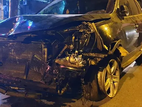 'Xe điên' đâm loạn xạ trên đường Láng, nữ lao công tử vong trong đêm