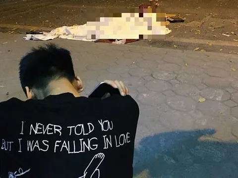 Người mẹ lao công và những đêm không ngủ mưu sinh để nuôi con khôn lớn