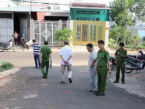 Điều tra làm rõ vụ nam sinh bị 4 thanh niên đâm chết sau giờ tan trường