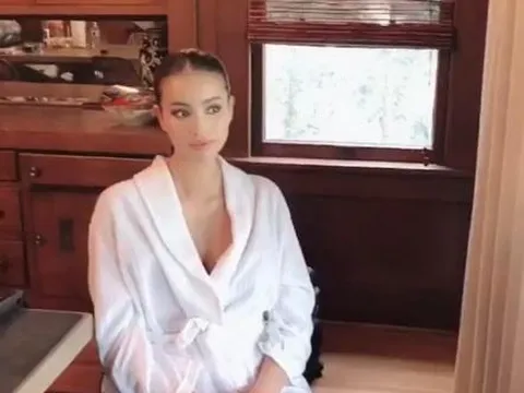 Gương mặt hốc hác, phong cách thời trang thay đổi của hoa hậu Phạm Hương