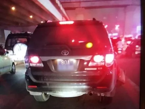 Truy tìm xe ô tô gây tai nạn rồi tăng ga bỏ chạy