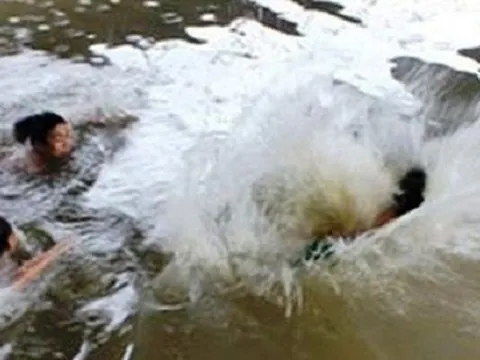 Thanh Hóa: 4 học sinh lớp 7 đuối nước khi rủ nhau xuống sông Mã tắm