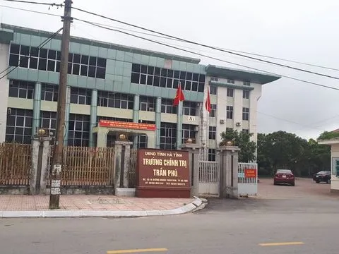 Bịa đặt thông tin về sức khỏe lãnh đạo Đảng, trưởng khoa Trường Chính trị bị cách chức