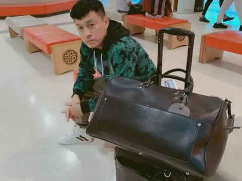 Mất passport trên đường đi Mỹ, Lam Trường phải ngủ ở sân bay