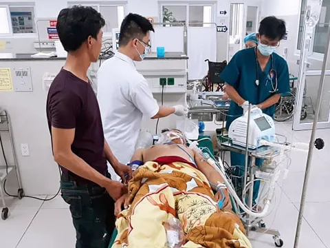 Mở hầm lạnh trữ cá trên tàu, 1 người chết, 4 người nguy kịch vì ngộ độc khí