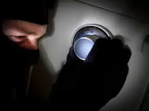 Truy bắt đối tượng trộm két sắt 2 tỷ đồng, tẩu thoát bằng xe máy