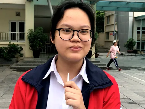 Hà Nội: Sĩ tử hồi hộp trước giờ thi Lịch sử