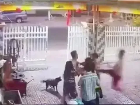 Khởi tố hai chiến sĩ công an đánh hàng xóm nhập viện