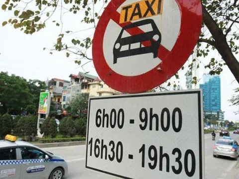 Hà Nội cấm taxi hoạt động giờ cao điểm tại 11 tuyến phố