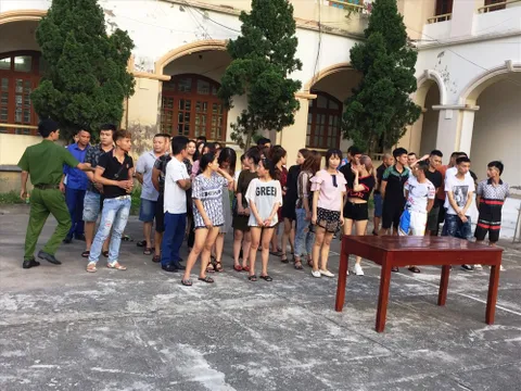 Mở tiệc sinh nhật bằng ma túy trong quán karaoke, 45 thanh niên bị tạm giữ