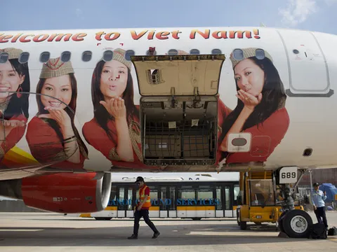 Vietjet lên tiếng về việc delay và hủy chuyến hàng loạt