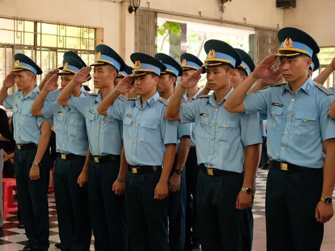 Nghẹn ngào tang lễ 2 phi công hy sinh trong vụ rơi máy bay ở Khánh Hòa