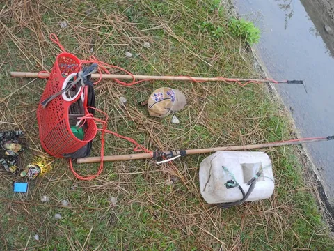 Đi chích cá sau lũ, nam sinh bị điện giật tử vong