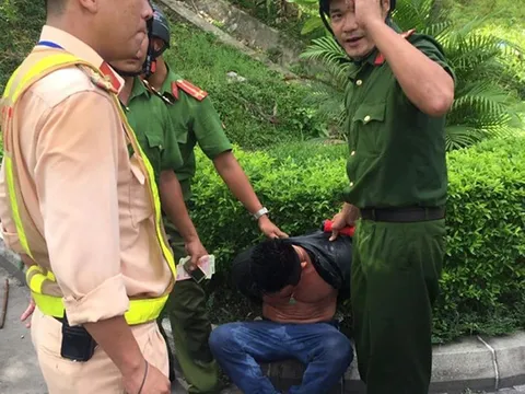 Tài xế nghi ngáo đá đâm hàng loạt ôtô trong hầm Hải Vân