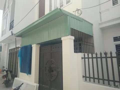 Nhân chứng kể lại lúc phát hiện đôi nam nữ tử vong bất thường trong ngôi nhà mới xây