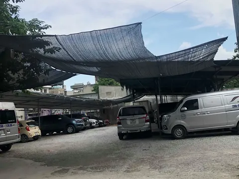 Quận Hoàng Mai: Bao giờ xử lý dứt điểm hàng loạt bãi xe không phép?