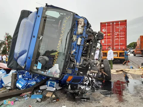 Vụ xe tải lật đè chết 5 người ở Hải Dương: Tài xế không say rượu, chạy 65km/h