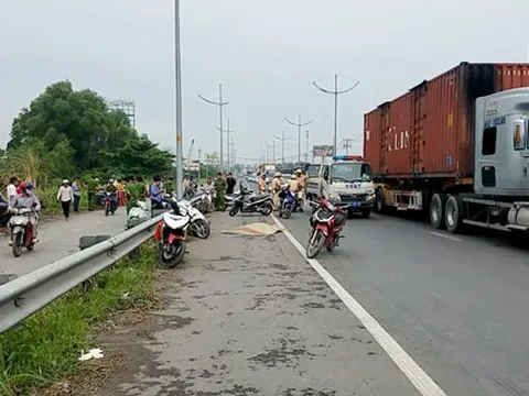 Nam thanh niên truy đuổi đâm chết cô gái rồi vào nhà tổ trưởng dân phố đầu thú