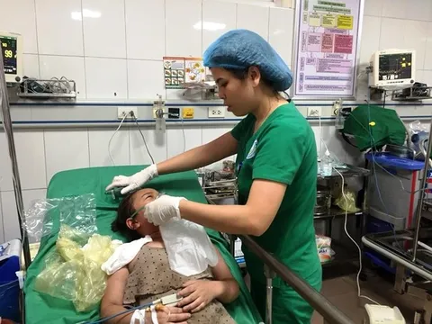 Nam thanh niên dùng xăng châm lửa đốt khiến 5 người nhập viện