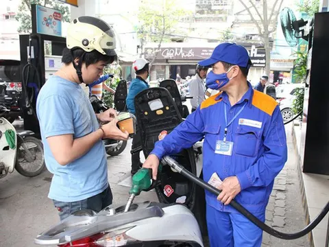 Giá xăng giảm từ 15h chiều nay 16/8