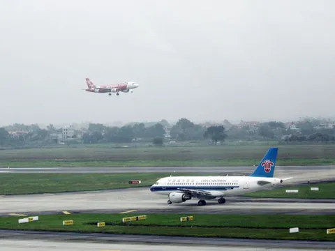 Nguy cơ đóng cửa đường băng sân bay Nội Bài vì hằn lún 1m