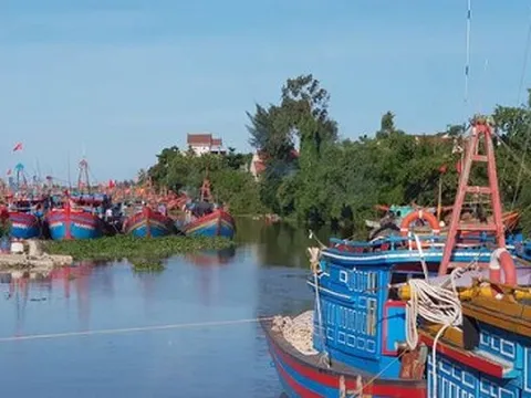 Ứng phó bão số 4: Nghệ An cấm biển, sẵn sàng phương án di dời 26 nghìn người dân