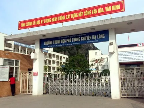 Điều tra thông tin nữ sinh lớp 11 bị rạch mặt trong nhà vệ sinh tại Trường THPT chuyên Hạ Long