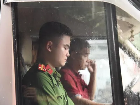 Thực nghiệm hiện trường vụ bé trai 6 tuổi trường Gateway tử vong trên ô tô