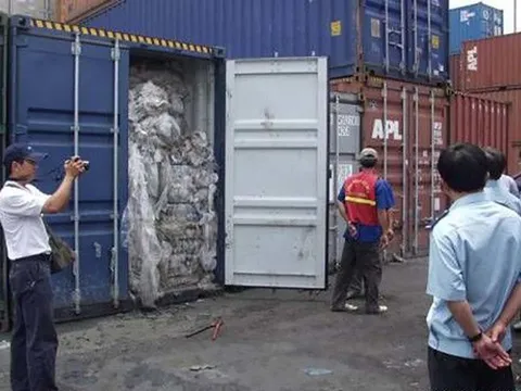 Bắt giam cựu cán bộ hải quan cửa khẩu Cảng Sài Gòn vì giúp nhập phụ tùng ôtô cũ