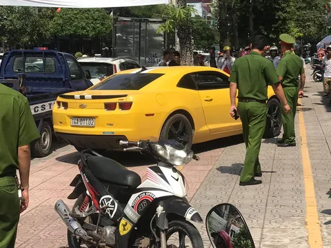 Cảnh sát dùng súng đập vỡ kính, truy đuổi 'siêu xe' như phim hành động tại Quảng Ninh