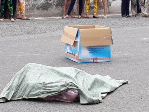 Thông tin mới vụ người phụ nữ làm rơi bao tải chứa thi thể thai nhi giữa đường