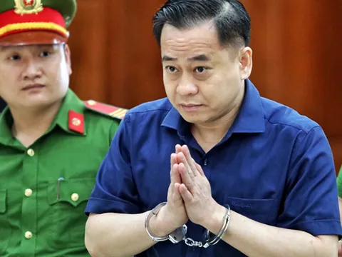 Truy tố 2 bị can lừa đảo làm hộ chiếu Mỹ cho Vũ Nhôm