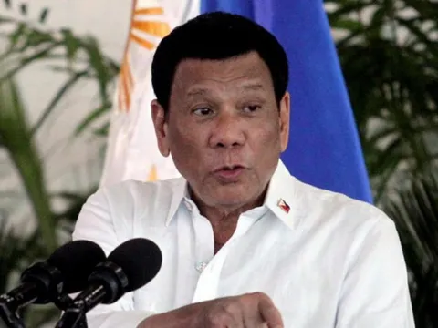 Tổng thống Philippines cho phép người dân bắn quan chức tham nhũng