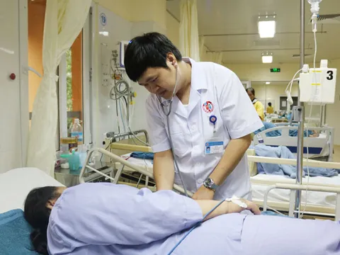 Người phụ nữ Quảng Ninh nguy kịch sau khi ăn gà kèm với ruốc biển