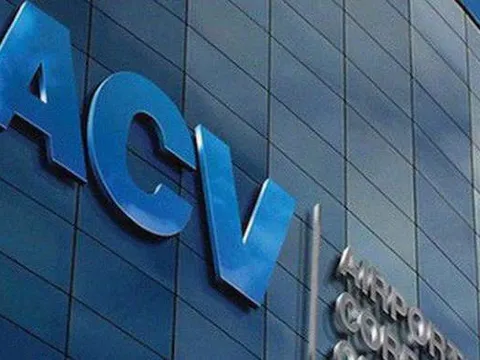 Đường băng sân bay Nội Bài xuống cấp: ACV thu nghìn tỷ mỗi năm, có tiền không được sửa?