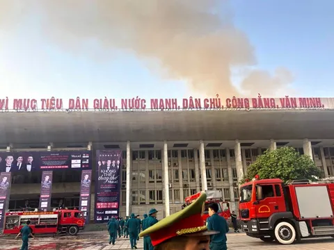 Cháy lớn tại hội trường Cung văn hóa hữu nghị Việt Xô