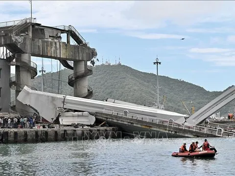 Cầu vòm nổi tiếng ở Đài Loan bất ngờ đổ sập