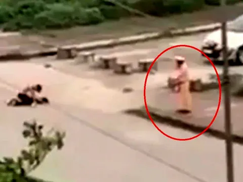 Bộ Công an kỷ luật, giáng cấp trung tá CSGT đứng nhìn thanh niên dùng kéo đâm chết bạn gái