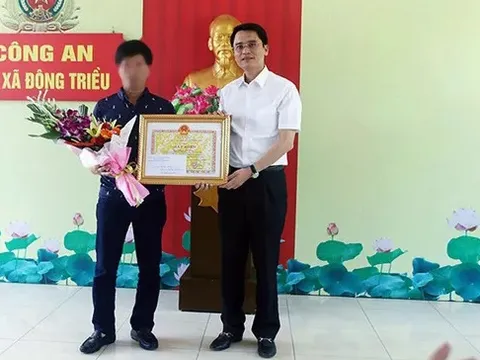 Trao thưởng tài xế điều khiển xe ôtô tông ngã tên cướp tiệm vàng có súng ở Quảng Ninh