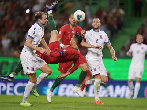 Ronaldo đánh dấu bàn thắng thứ 699, Bồ Đào Nha chờ 'chung kết sớm' bảng B